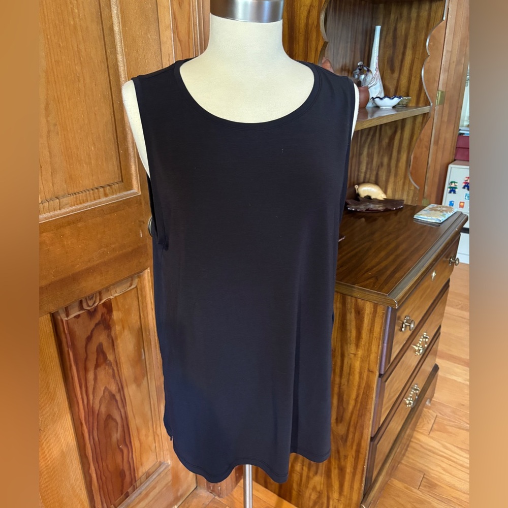 GAP Breathe Black Sleeveless Tank Top